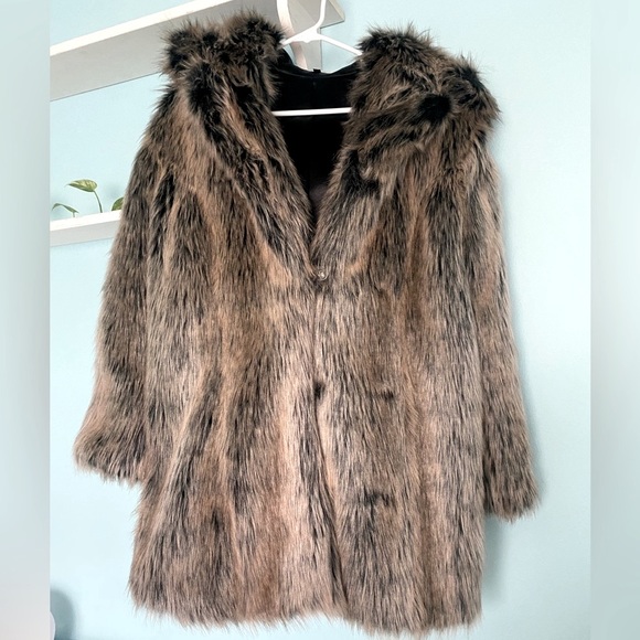 SpiritHoods Jackets & Blazers - NWOT Spirit Hoods Grey Wolf Faux Fur Coat!